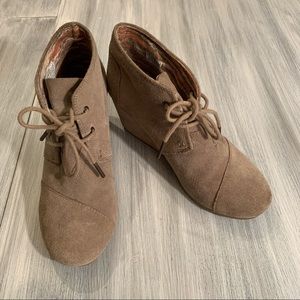 TOMS boots